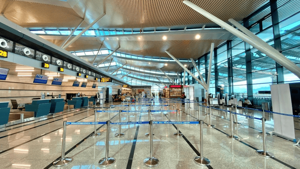 Kh&ocirc;ng gian hiện đại, t&acirc;n tiến b&ecirc;n trong Cảng HKQT Ph&uacute; B&agrave;i (Nguồn: VINACONEX)